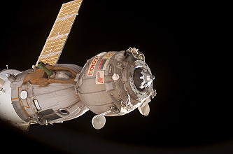 Ablegen von Sojus TMA-11 von der ISS