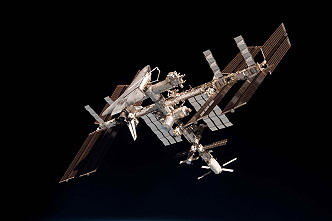 ISS mit STS-134