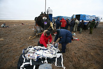 Soyuz TMA-15 recovery