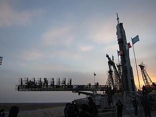 Soyuz TMA-20 erection