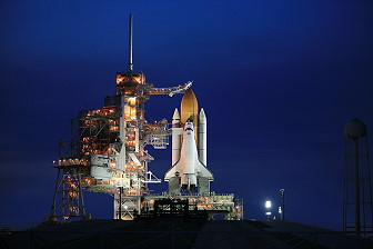 STS-125 auf der Startrampe