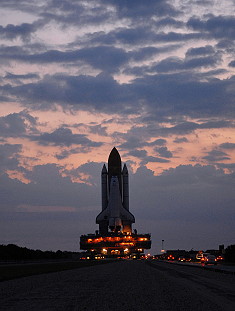 STS-125 auf dem Weg zur Startrampe (zweiter Versuch)