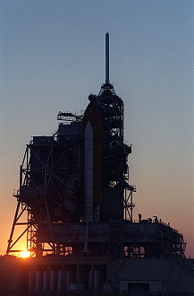 STS-99 auf der Startrampe