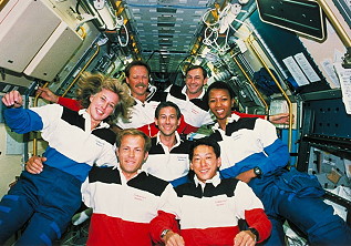 traditionelles Bordfoto STS-47