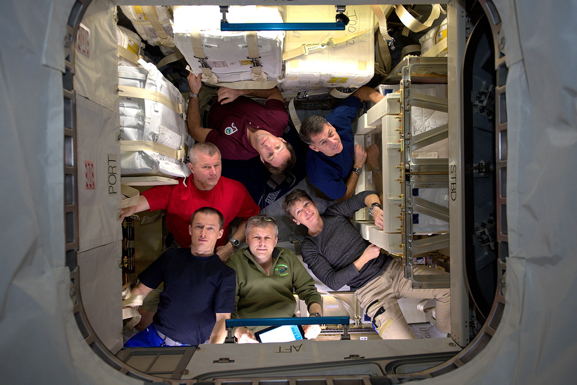 Crew ISS-50 inside HTV-6