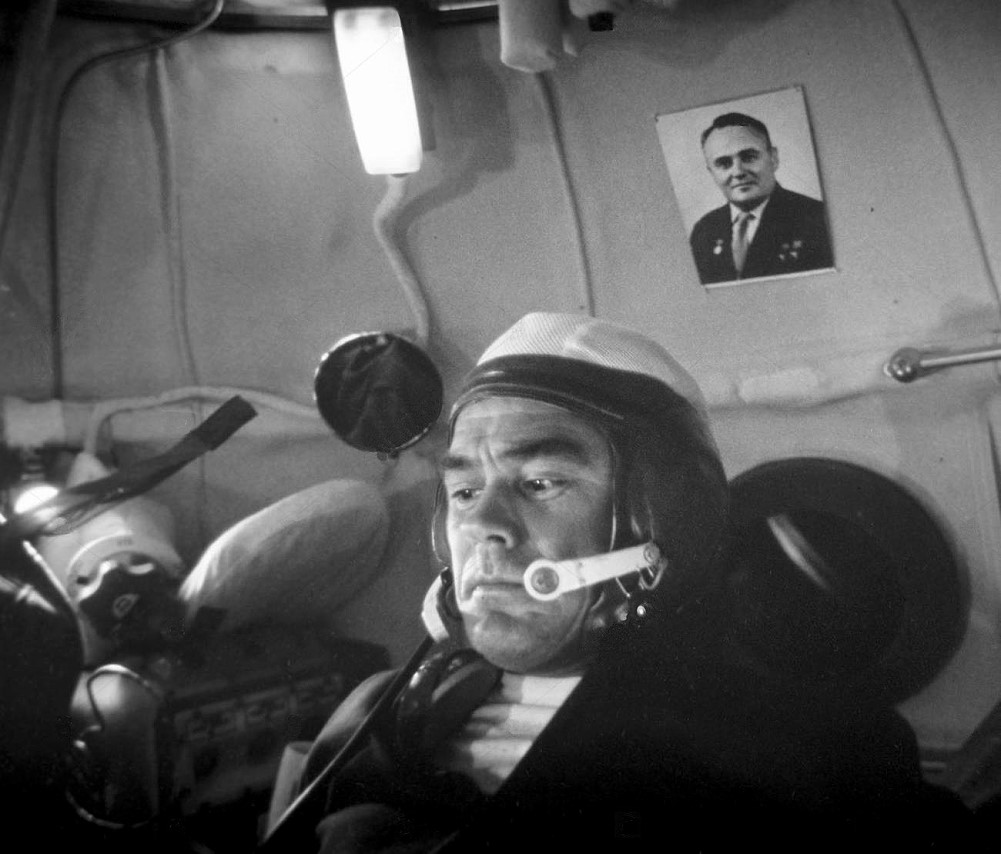 Lasarew an Bord von Sojus 12