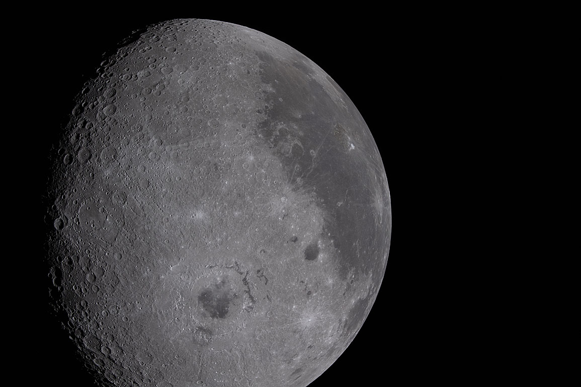 Der Mond w�hrend des Vorbeifluges
