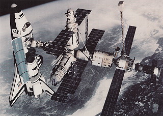Shuttle-Mir docking