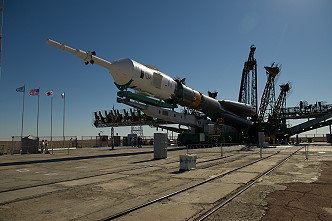 Soyuz TMA-05M erection