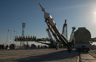 Soyuz TMA-08M erection