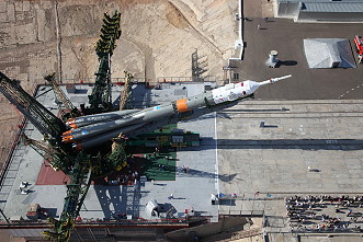 Soyuz TMA-17M erection