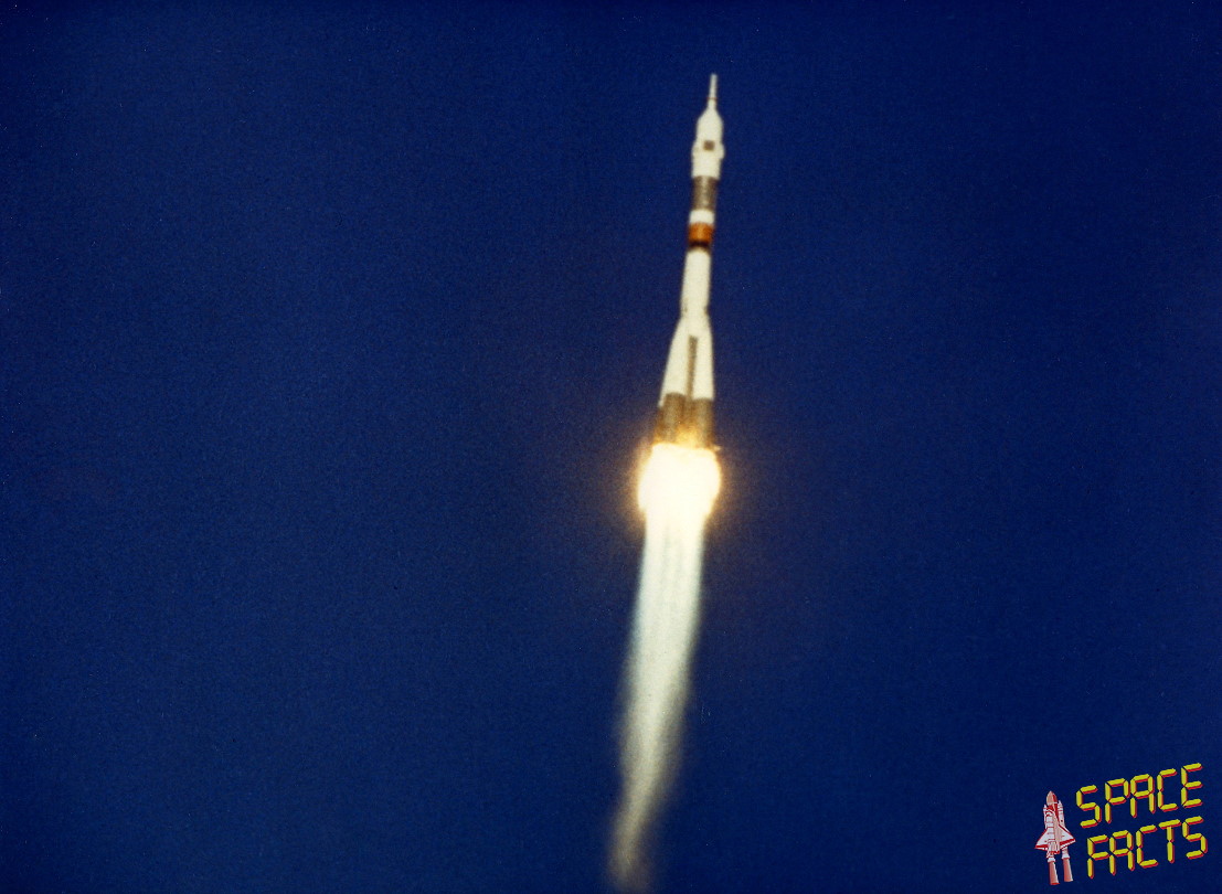 Soyuz 16 launch