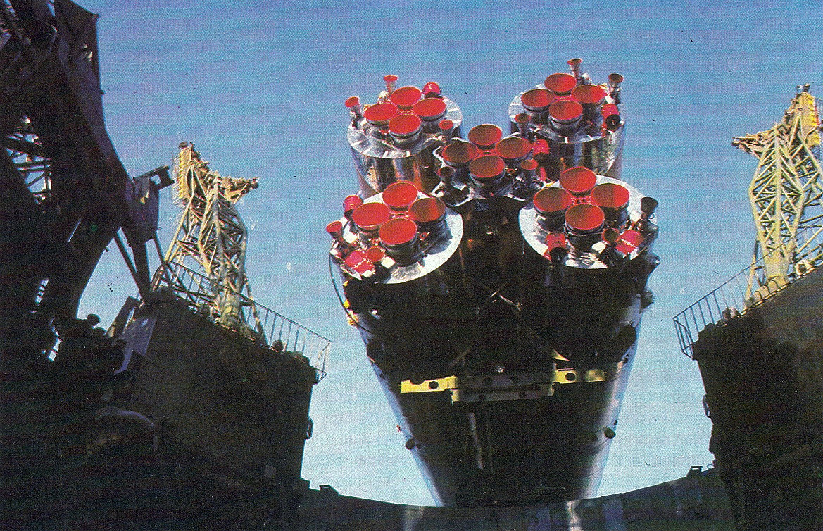 Soyuz 38 rollout