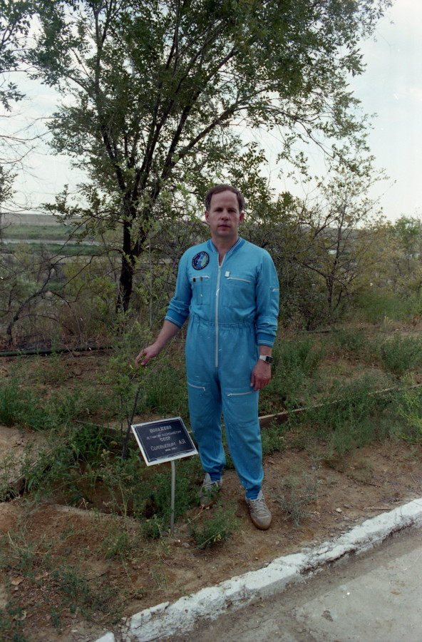 traditionelle Baumpflanzung in Baikonur