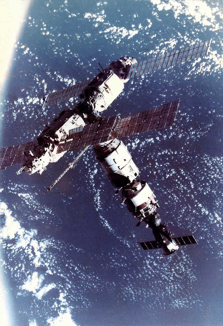 Kristall docking