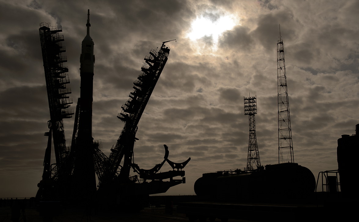 Aufrichtung Sojus TMA-12M