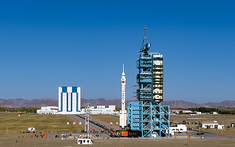 Shenzhou-17 auf dem Weg zur Startrampe