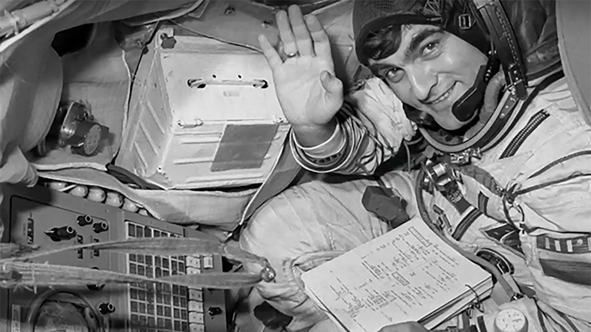 Aleksandr Aleksandrov onboard Mir