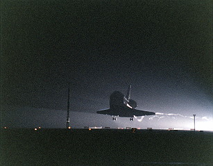 STS-82 landing