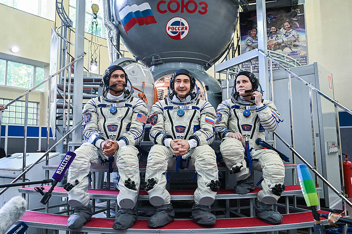 Crew Sojus MS-29