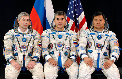 Crew Soyuz TMA-5